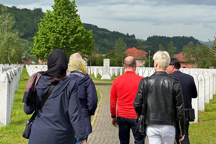 Un toccante tour di studio da Sarajevo al Memoriale del genocidio di Srebrenica, esplorando storia e memoria, foto 26 | wizardtrip