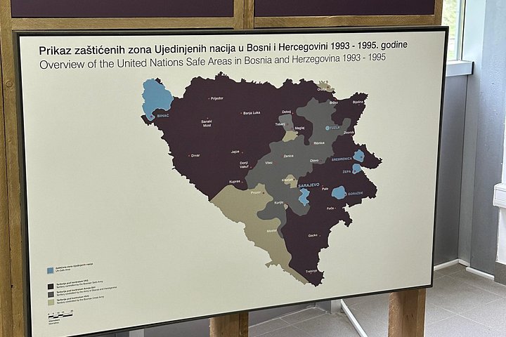 Un toccante tour di studio da Sarajevo al Memoriale del genocidio di Srebrenica, esplorando storia e memoria, foto 33 | wizardtrip