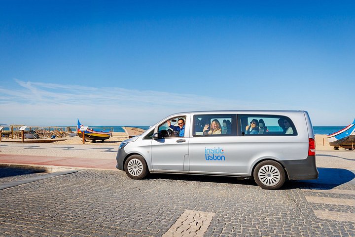Excursão de um dia em grupo pequeno a partir de Lisboa para Fátima, Nazaré e Óbidos, mostrando locais religiosos, vistas costeiras e vilas medievais, foto 28 | wizardtrip