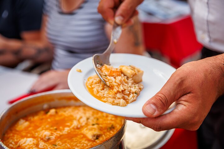 Un tour guiado a pie de comida y vino por las calles históricas de Lisboa, Portugal, foto 6 | wizardtrip