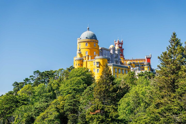 Sintra, Cascais or Porto from Lisbon | wizardtrip