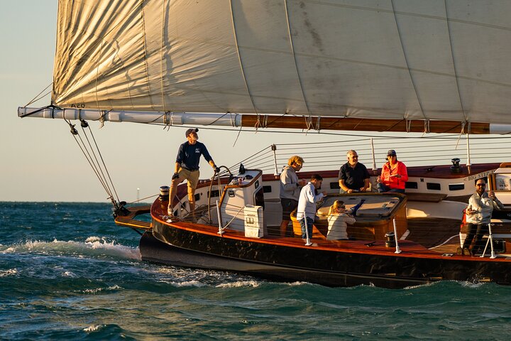 Key West solnedgangssejlads ombord på en elegant skonnert med gratis drikkevarer og forretter, foto 16 | wizardtrip