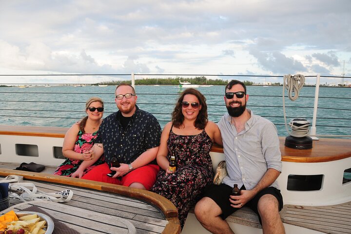 Key West solnedgangssejlads ombord på en elegant skonnert med gratis drikkevarer og forretter, foto 19 | wizardtrip