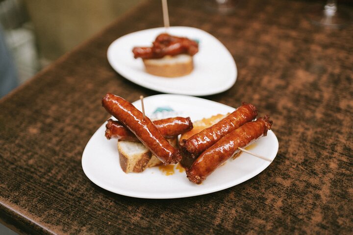 Un tour guidé en petit groupe explorant les bars à pintxos et le vin de la vieille ville de Saint-Sébastien, photo 12 | wizardtrip