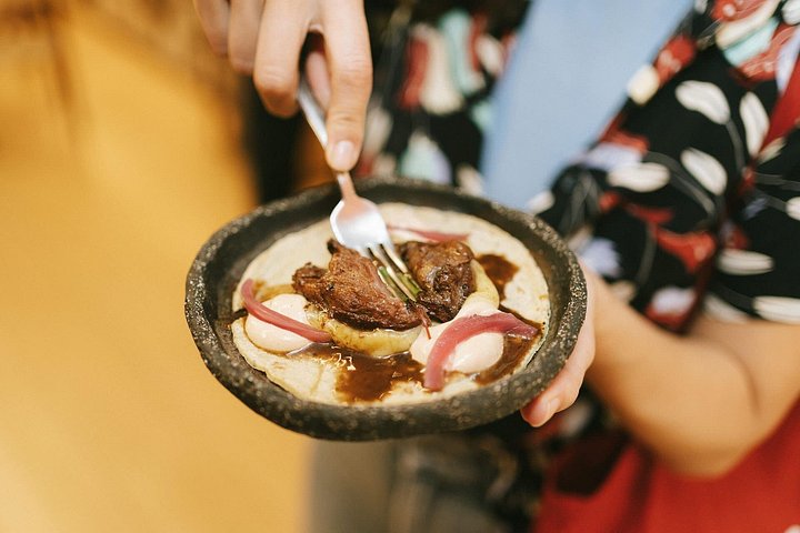 Un tour guidé en petit groupe explorant les bars à pintxos et le vin de la vieille ville de Saint-Sébastien, photo 23 | wizardtrip