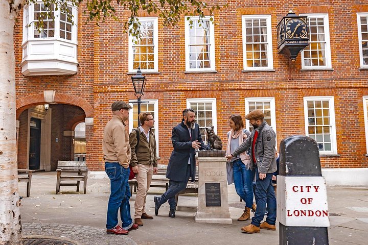 Explore pubs históricos de Londres num tour guiado a pé, descobrindo joias literárias e arquitetónicas, foto 35 | wizardtrip