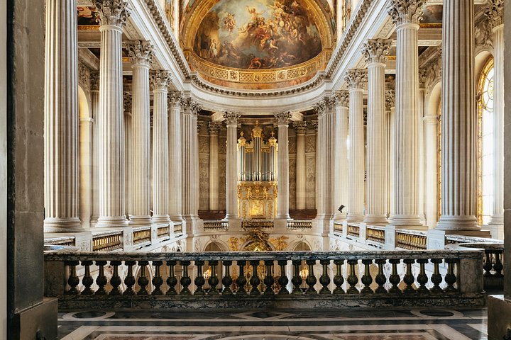 Guided tour of the opulent Palace of Versailles, including the Hall of Mirrors, photo 11 | wizardtrip