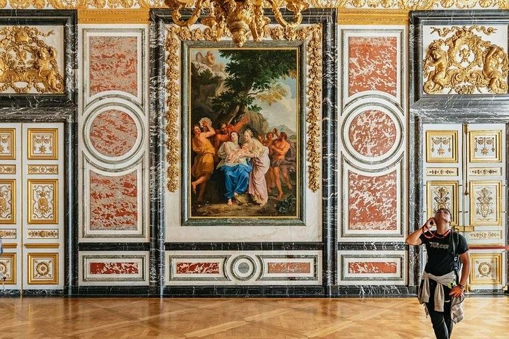 Guided tour of the opulent Palace of Versailles, including the Hall of Mirrors, photo 12 | wizardtrip