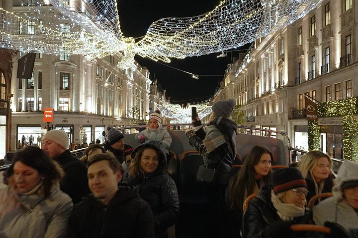 夜のロンドンのきらめくクリスマスイルミネーションを紹介するオープンデッキバスツアー、写真8 | wizardtrip
