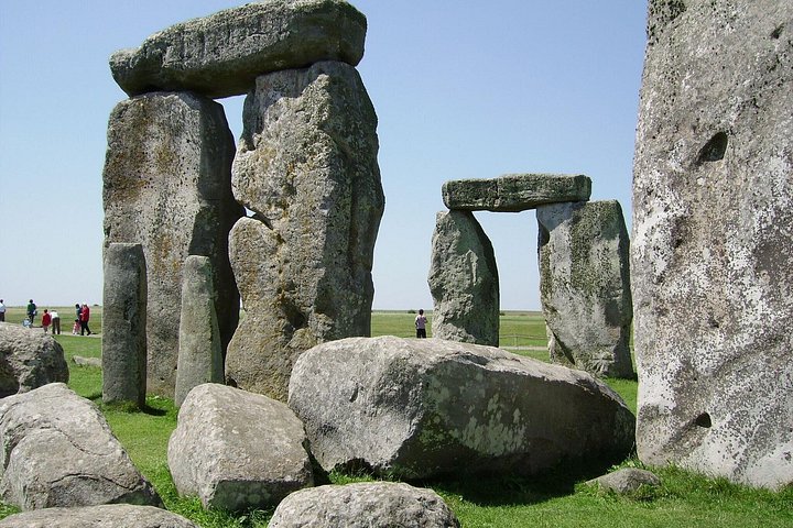 Day tour from London to Stonehenge and Bath, featuring ancient stones and Roman baths, photo 15 | wizardtrip