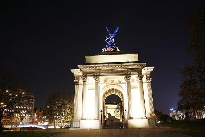 Night bus tour of London's illuminated landmarks including the London Eye and Big Ben, photo 10 | wizardtrip