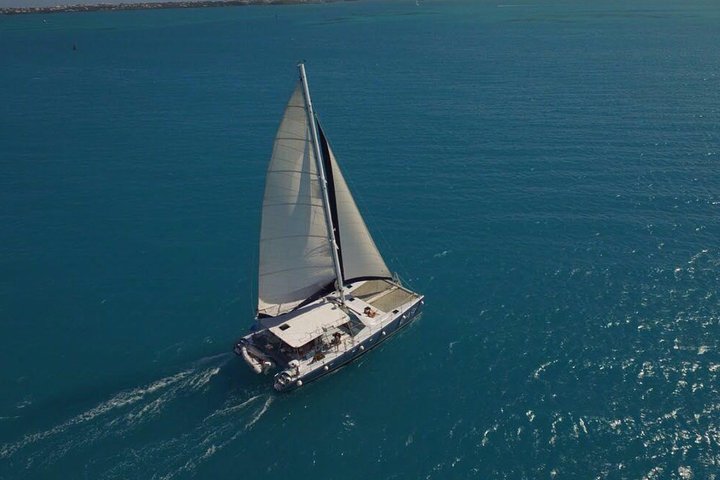Katamaransegling och snorklingsäventyr på Bermuda, med turkost vatten och ö-landskap, foto 6 | wizardtrip