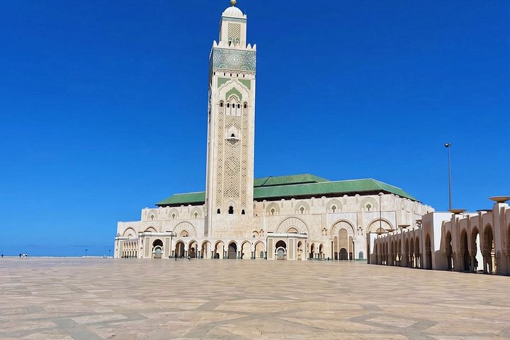 Day trip to Casablanca from Marrakech, featuring the Hassan II Mosque and city sights, photo 6 | wizardtrip