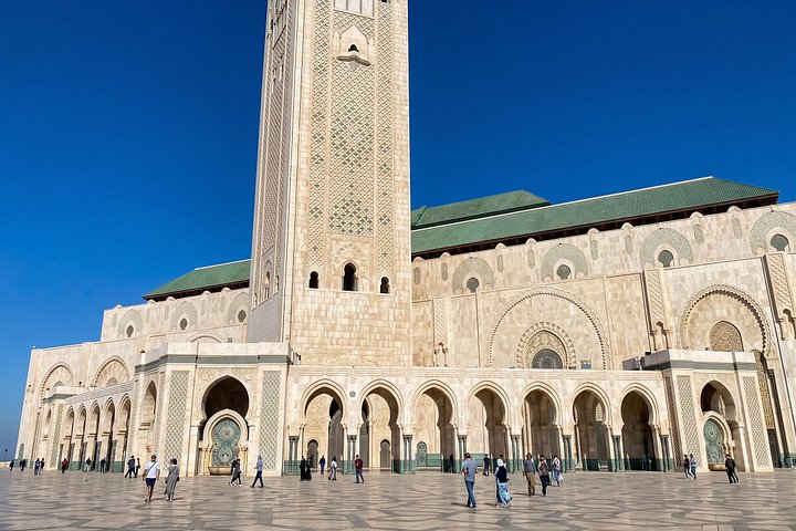 Day trip to Casablanca from Marrakech, featuring the Hassan II Mosque and city sights, photo 9 | wizardtrip