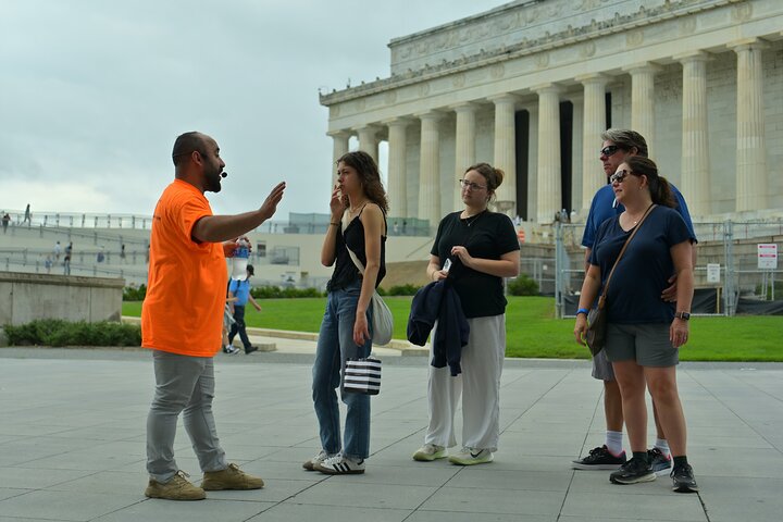 Guided E-Cart tour of Washington D.C.'s historic monuments and landmarks, including the White House, photo 9 | wizardtrip
