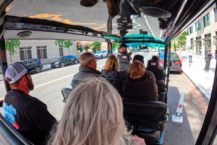 Guided E-Cart tour of Washington D.C.'s historic monuments and landmarks, including the White House, photo 12 | wizardtrip