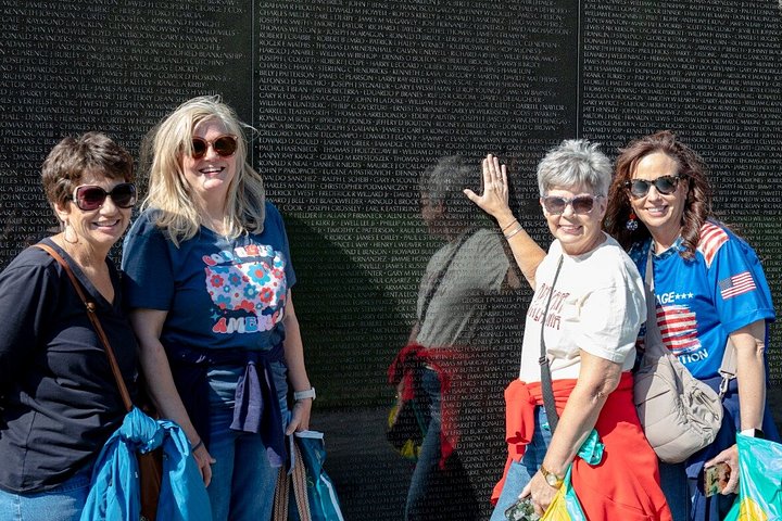 Guided E-Cart tour of Washington D.C.'s historic monuments and landmarks, including the White House, photo 13 | wizardtrip