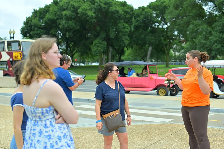 Guided E-Cart tour of Washington D.C.'s historic monuments and landmarks, including the White House, photo 18 | wizardtrip