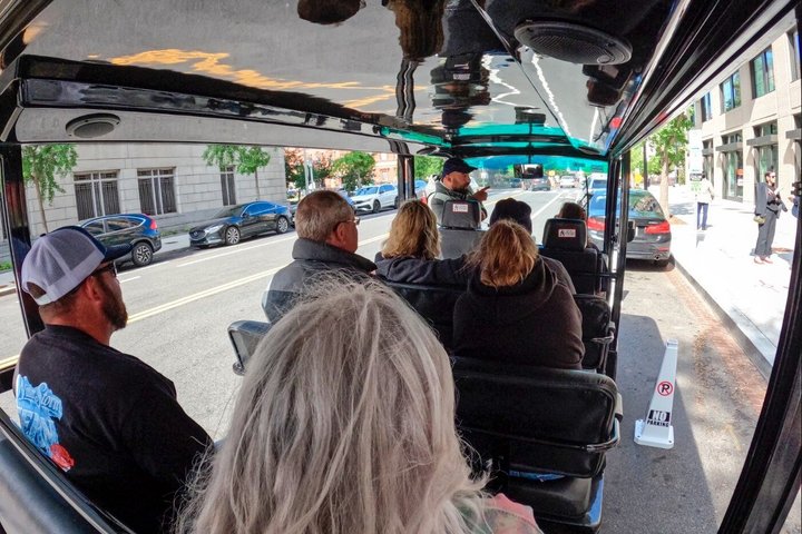 Guided E-Cart tour of Washington D.C.'s historic monuments and landmarks, including the White House, photo 20 | wizardtrip