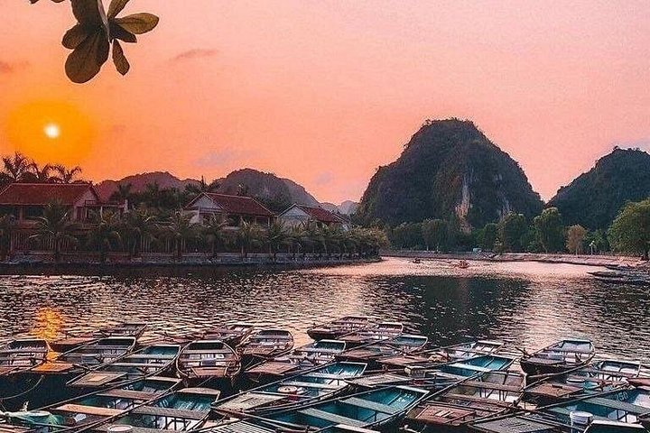 Lyxig heldagstur från Hanoi till Ninh Binh med limousinvan, natursköna vyer, båtturer och kulturplatser, foto 21 | wizardtrip