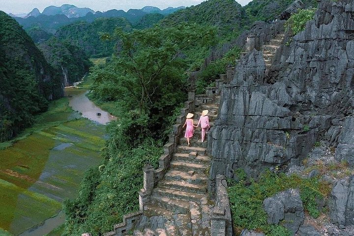 Lyxig heldagstur från Hanoi till Ninh Binh med limousinvan, natursköna vyer, båtturer och kulturplatser, foto 31 | wizardtrip