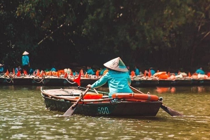 Lyxig heldagstur från Hanoi till Ninh Binh med limousinvan, natursköna vyer, båtturer och kulturplatser, foto 32 | wizardtrip