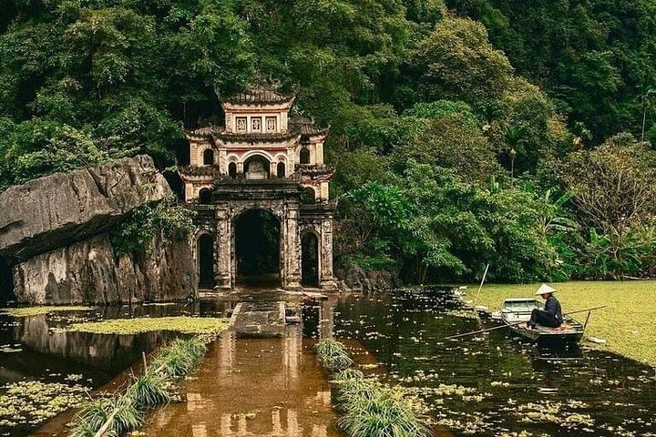 Lyxig heldagstur från Hanoi till Ninh Binh med limousinvan, natursköna vyer, båtturer och kulturplatser, foto 35 | wizardtrip