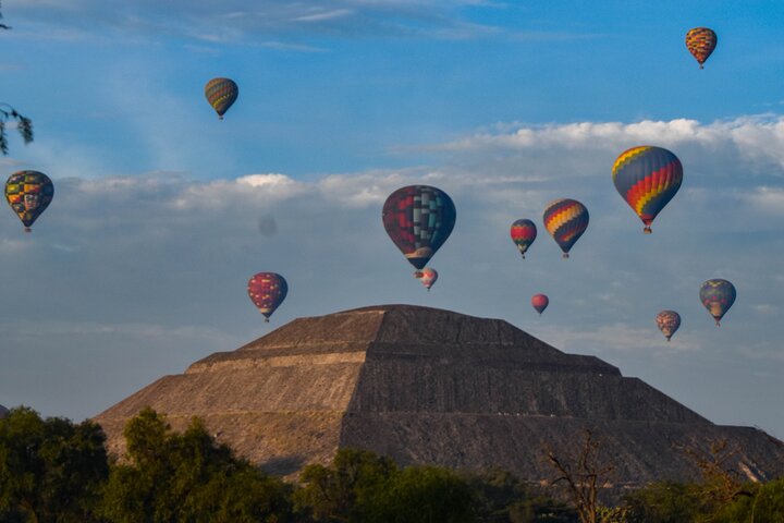 Heißluftballonflug über die Pyramiden von Teotihuacan bei Sonnenaufgang, Mexiko-Stadt, Foto 7 | wizardtrip