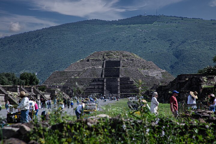 Heißluftballonflug über die Pyramiden von Teotihuacan bei Sonnenaufgang, Mexiko-Stadt, Foto 14 | wizardtrip