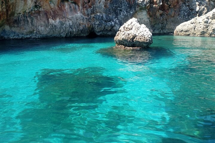 Båttur längs Siciliens kust, utforskar vikar och havsgrottor nära San Vito lo Capo och Scopello, foto 12 | wizardtrip