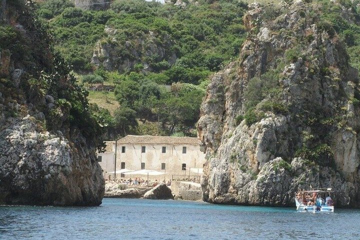 Båttur längs Siciliens kust, utforskar vikar och havsgrottor nära San Vito lo Capo och Scopello, foto 30 | wizardtrip
