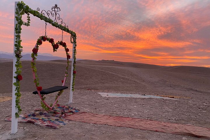Vivi una magica serata nel deserto di Agafay vicino a Marrakech con cena, giri in cammello e spettacoli tradizionali, foto 21 | wizardtrip