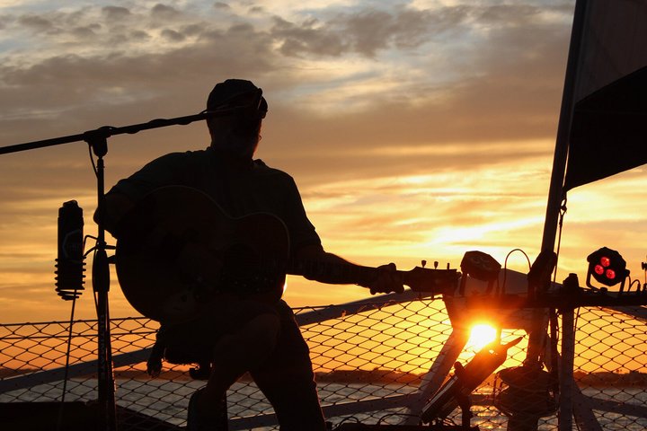Goditi una crociera musicale su un catamarano a St. Augustine, con tramonto e vista sulla città, foto 11 | wizardtrip