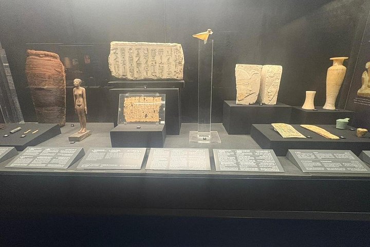 Explore ancient Egyptian pyramids and artifacts on a guided day tour from Cairo, photo 10 | wizardtrip
