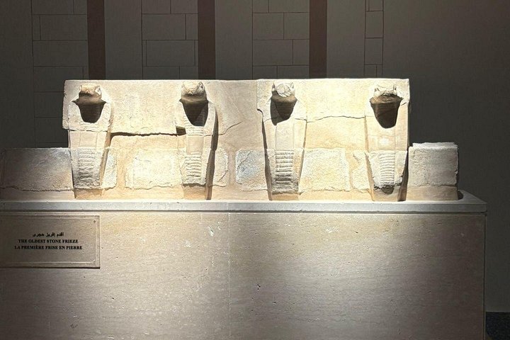 Explore ancient Egyptian pyramids and artifacts on a guided day tour from Cairo, photo 27 | wizardtrip