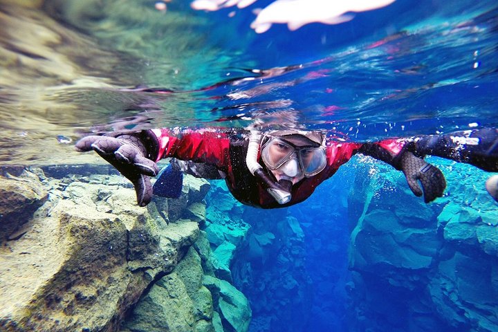 Plongée avec tuba en combinaison étanche à Silfra avec photos gratuites - Au départ de Reykjavik | wizardtrip