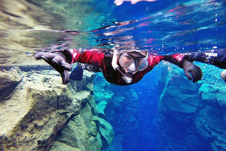 Plongée avec tuba en combinaison étanche à Silfra avec photos offertes - Rendez-vous sur place | wizardtrip