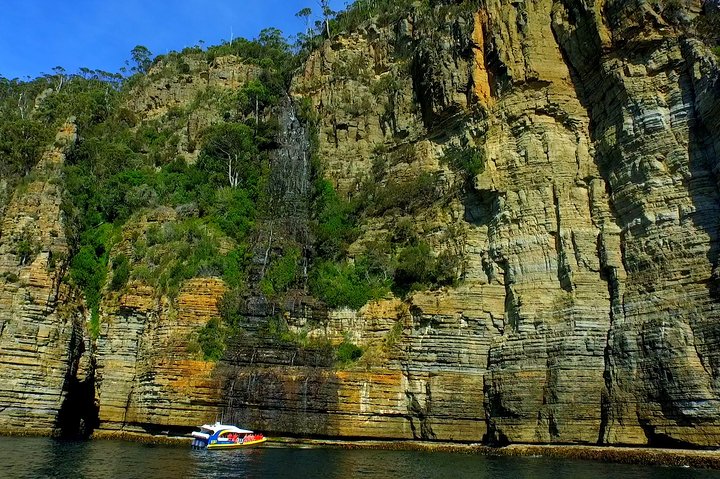 Tasman Island Cruises and Port Arthur Historic Site Day Tour from Hobart | wizardtrip