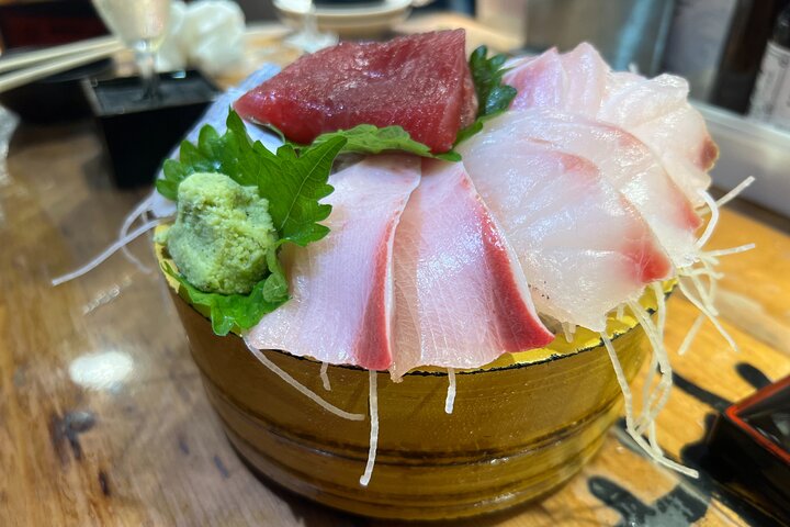 Utforska Shinjukus matscen med en lokal guide och smaka på olika japanska rätter, foto 7 | wizardtrip