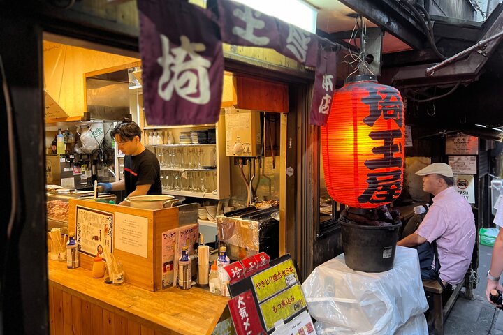Un tour gastronómico guiado por el distrito de Shinjuku en Tokio, probando platos locales, foto 13 | wizardtrip