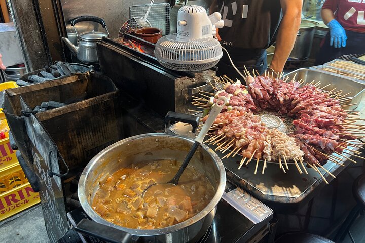 Un tour gastronómico guiado por el distrito de Shinjuku en Tokio, probando platos locales, foto 14 | wizardtrip