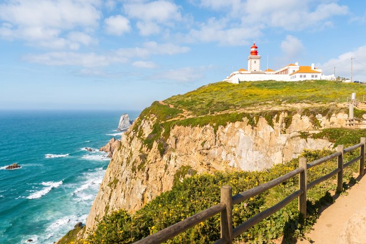 Tour em grupo pequeno explorando os palácios de Sintra, Parque da Pena, Cabo da Roca e Cascais a partir de Lisboa, foto 8 | wizardtrip