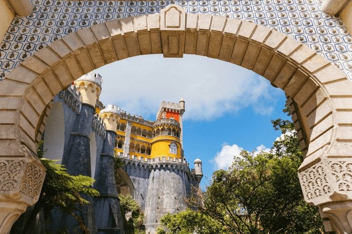Tour em grupo pequeno explorando os palácios de Sintra, Parque da Pena, Cabo da Roca e Cascais a partir de Lisboa, foto 13 | wizardtrip