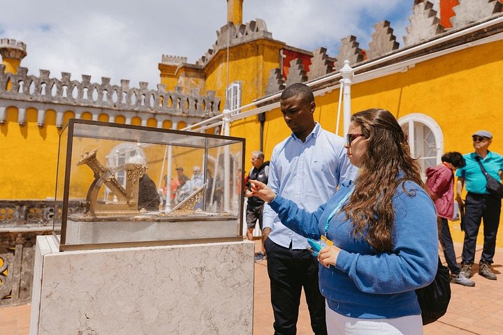 Tour em grupo pequeno explorando os palácios de Sintra, Parque da Pena, Cabo da Roca e Cascais a partir de Lisboa, foto 14 | wizardtrip