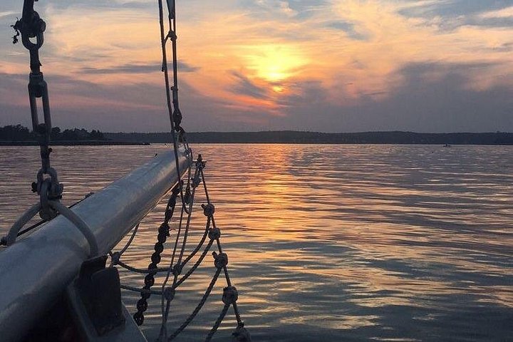 Goditi una navigazione al tramonto a Key West a bordo di uno schooner storico, con viste mozzafiato e un'avventura marittima unica, foto 12 | wizardtrip