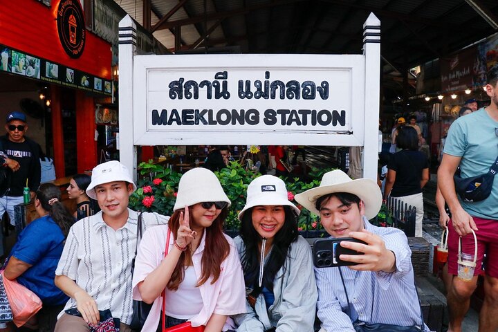Utforska Bangkoks unika flytande marknader och järnvägsmarknader med båt och tåg, foto 11 | wizardtrip