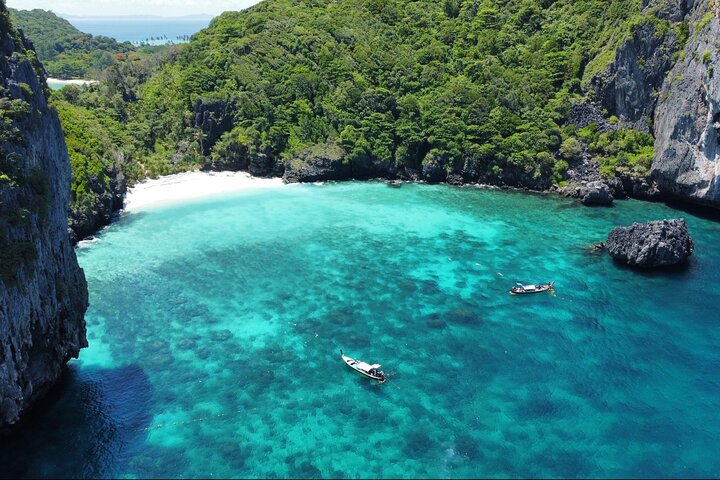 Tagesausflug zu den Phi Phi Inseln mit dem Schnellboot ab Phuket | wizardtrip
