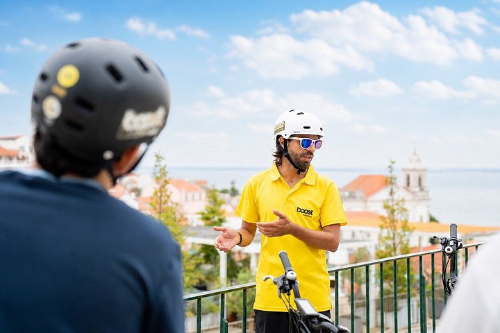 Elektrische fietstocht door de historische straten van Lissabon, met bezienswaardigheden en schilderachtige uitzichtpunten, foto 8 | wizardtrip