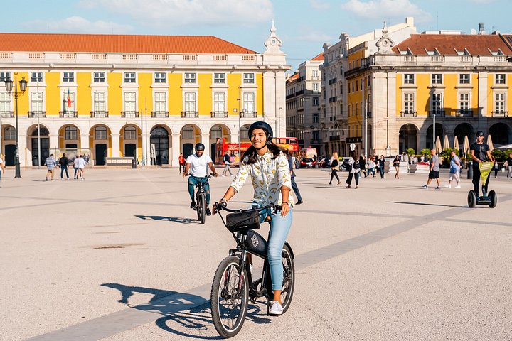 Elektrische fietstocht door de historische straten van Lissabon, met bezienswaardigheden en schilderachtige uitzichtpunten, foto 13 | wizardtrip