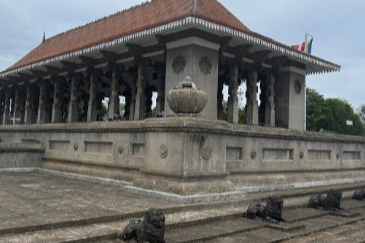 Private tuk-tuk tour exploring Colombo's markets, temples, and landmarks, photo 17 | wizardtrip